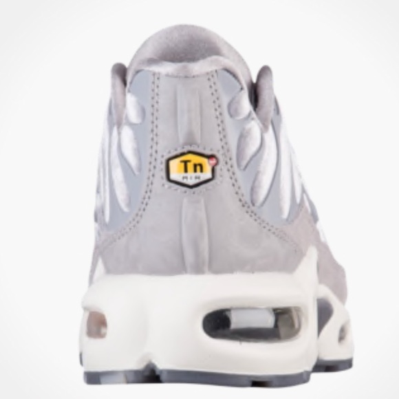 (SOLD) Nike Air Max Plus LX Velvet - Picture 4 of 7